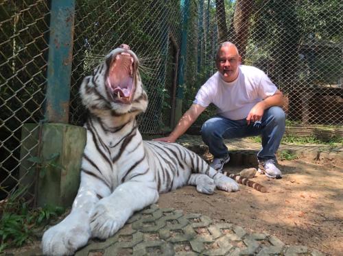 2B71379F-E7CF-463B-BB15-33AD13549F4F