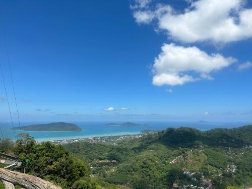 C02486CB-9832-4237-BBAC-0EFDB6FC7CC0