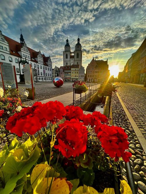 5D20DF2C-F736-4723-8394-36F668F17A6F