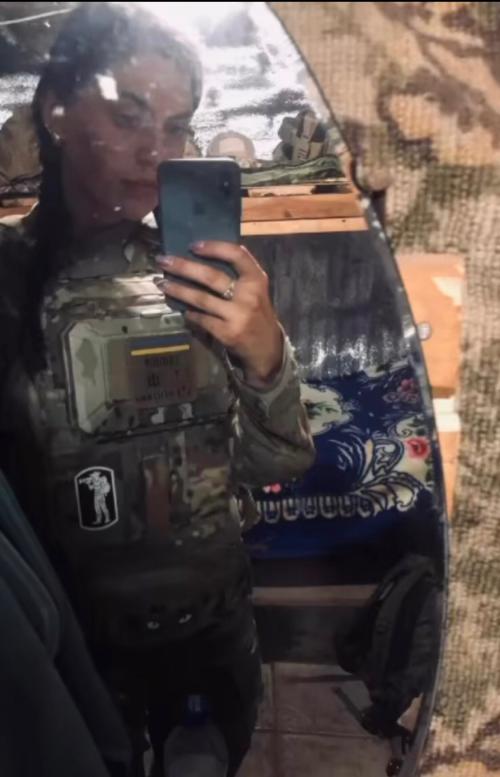 DCEE997C-C18F-4293-8790-842642A91270