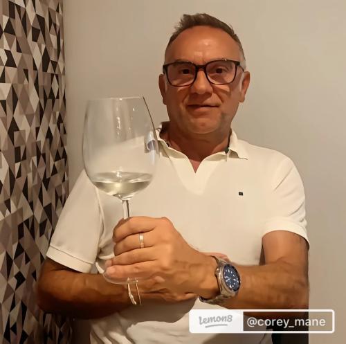 B7B77075-9562-4F1D-B3F8-021D08350220